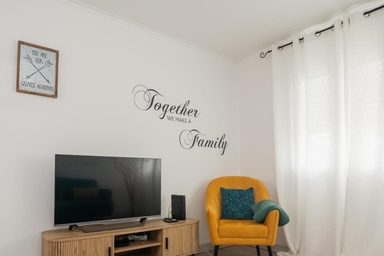 Family Friendly Azorean Apartment ポンタ・デルガダ エクステリア 写真
